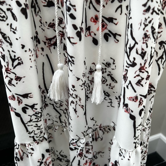 NEW PRETTY MAXI DRESS - Picture 4 of 9